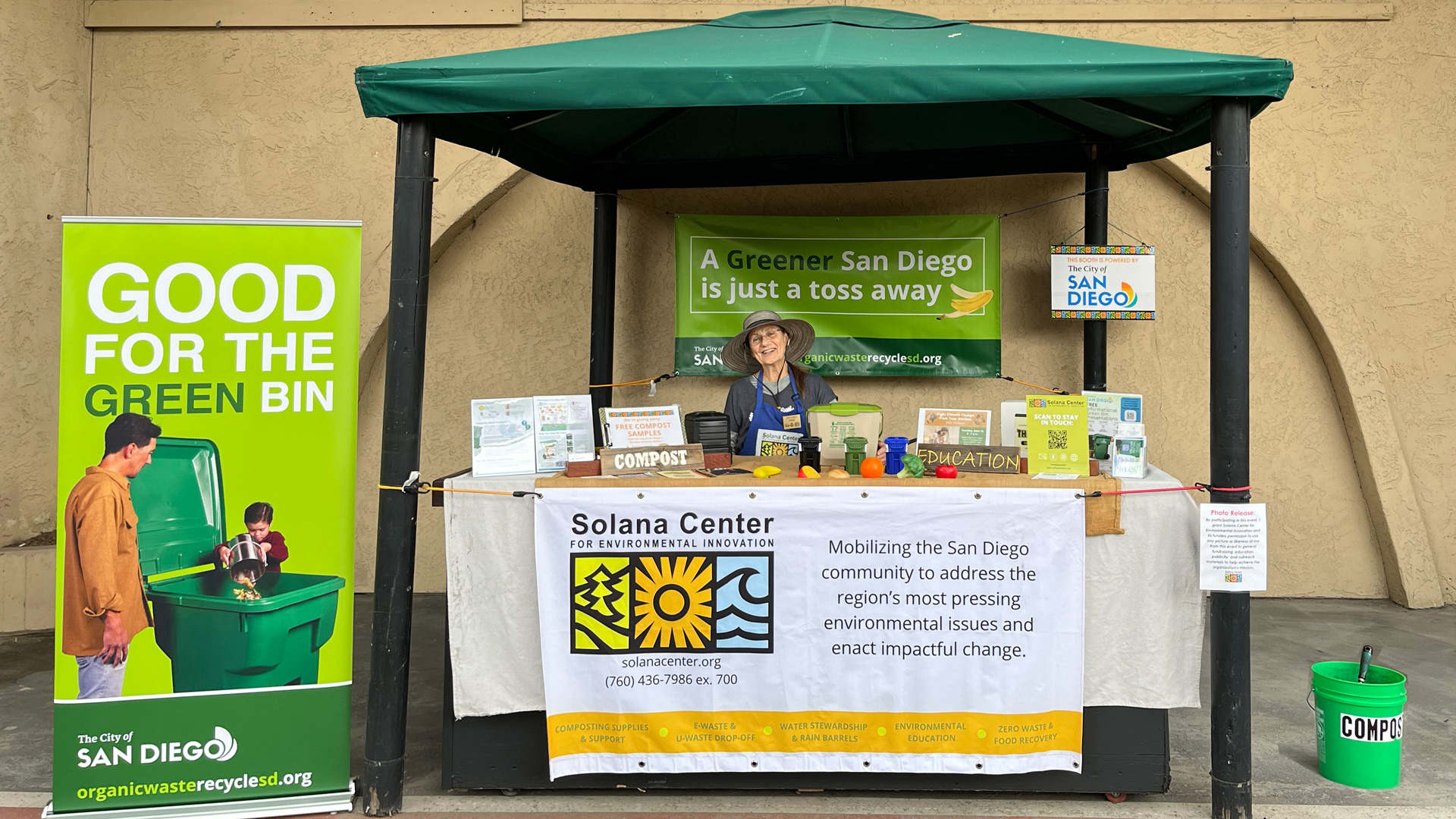 Solana Center for Environmental Innovation Outdoor table